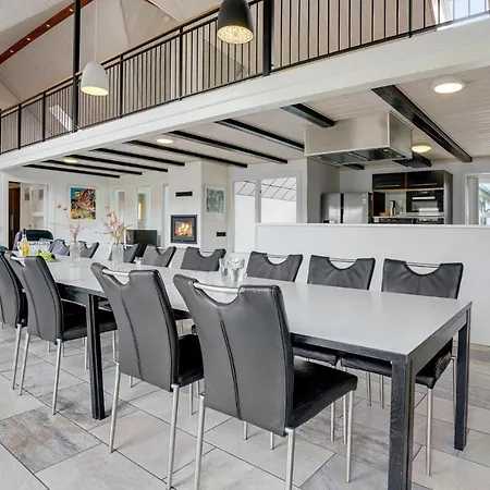 Сasa de vacaciones Pet Friendly In Harboore With Outdoor Swimming Pool